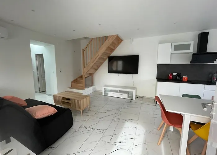 New Maison Moderne 80m2 Avec Exterieur Chaleureux Vittel